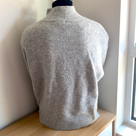 H&M Gray sweater - Picture 3 of 3